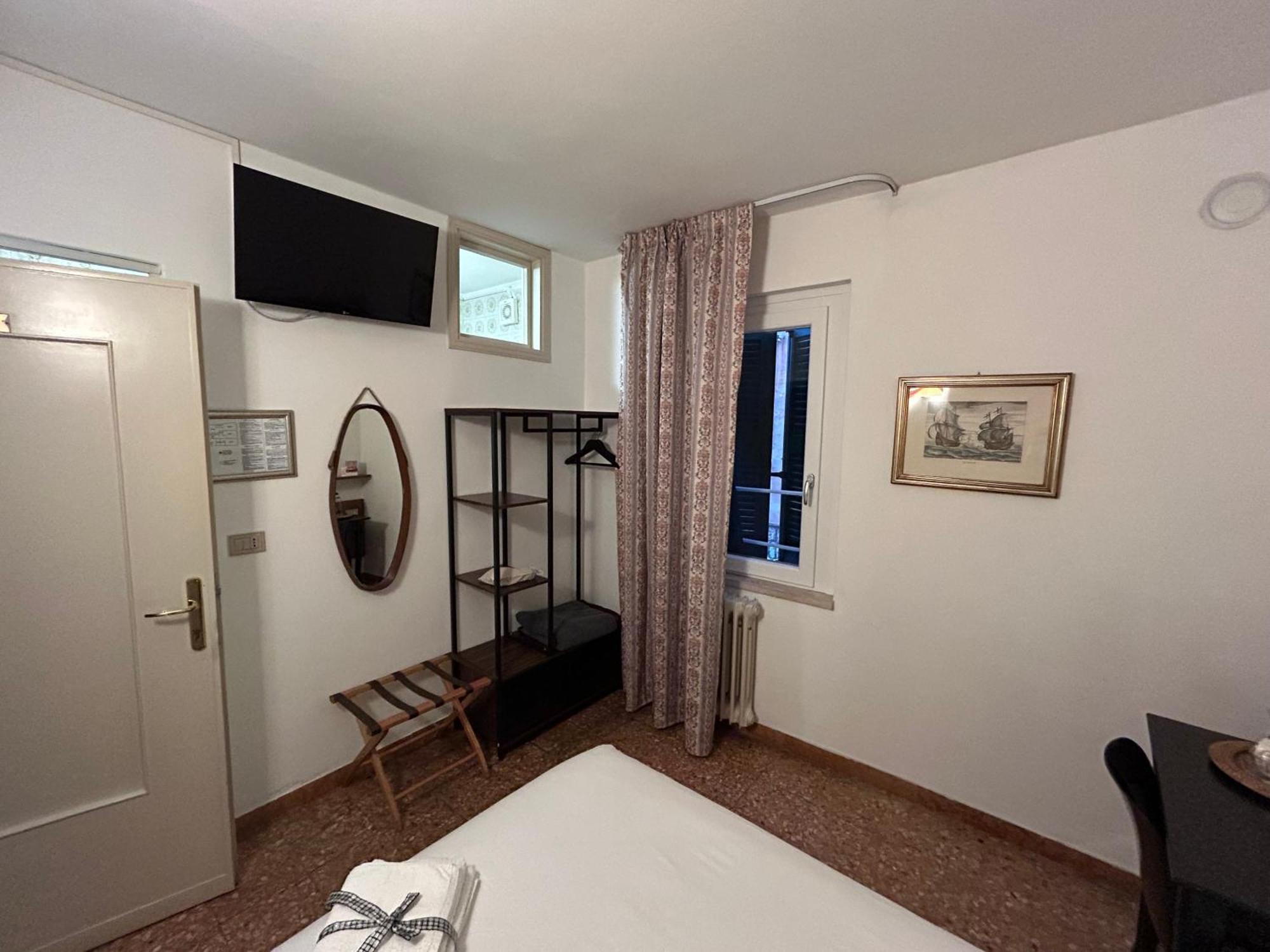 Hotel "Albergo Da Pina" Лацизе Екстериор снимка
